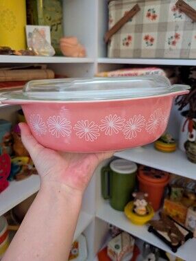 Vintage Pyrex 2.5q Pink Daisy Casserole With Lid